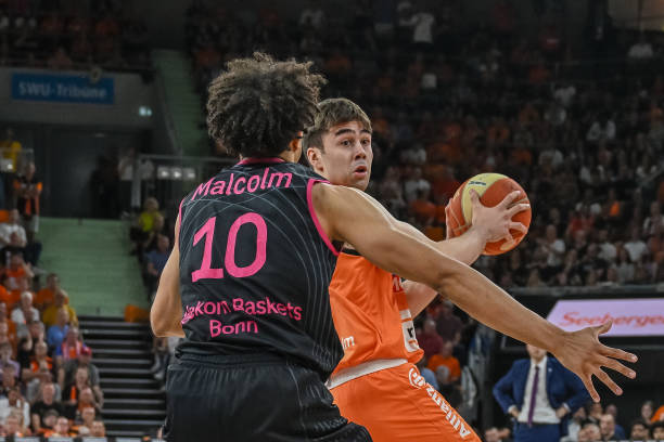 裁判与穆里 裁判与穆里