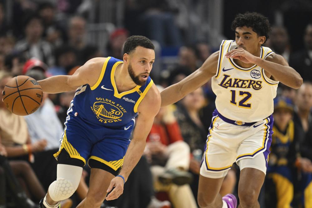 以詹姆斯为 以詹姆斯为