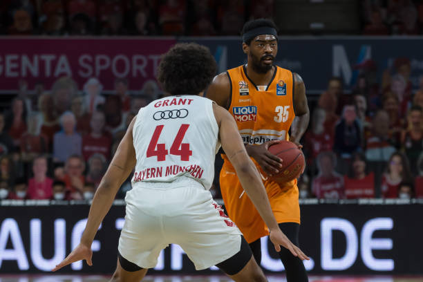 场鏖战多年 场鏖战多年