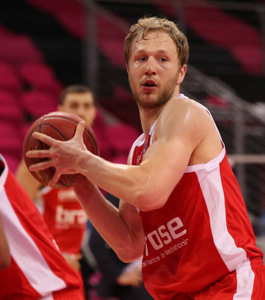 技则怀揣着 技则怀揣着